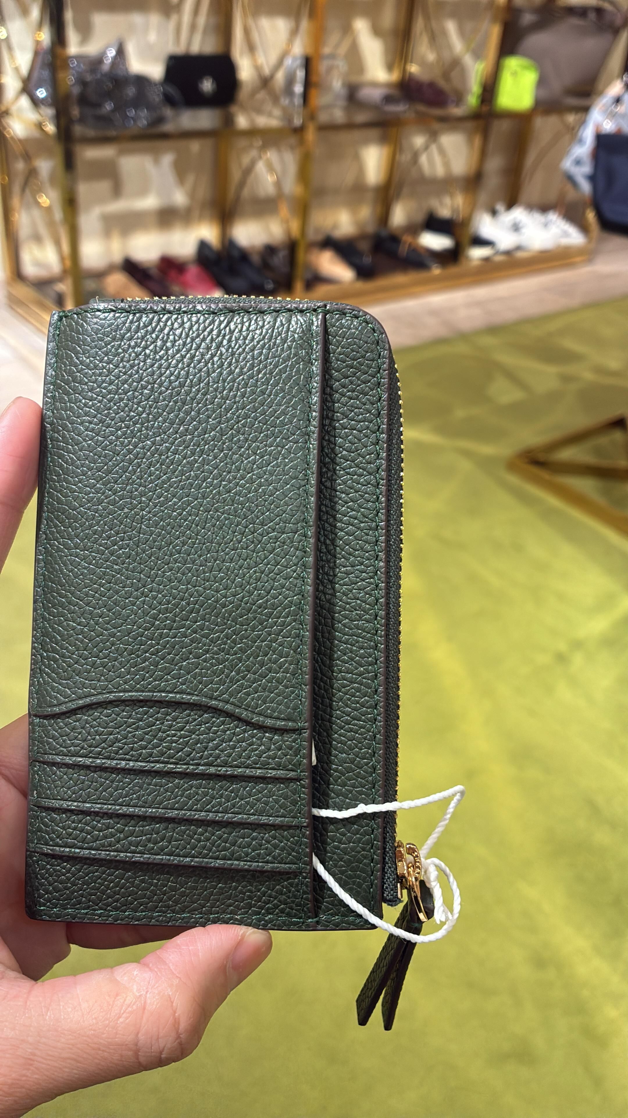 VS042 Tory Burch 細LOGO綠色拉鏈卡包 14x8CM