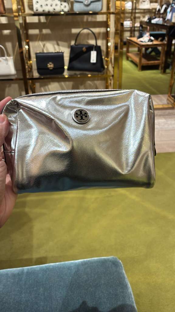 VS052 Tory Burch Virginia 化妝包 銀色 19x13CM