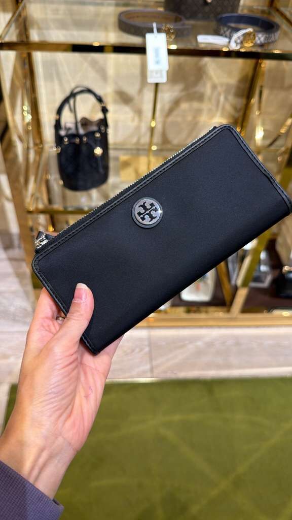 VS065 Tory Burch 尼龍製細長信封錢包