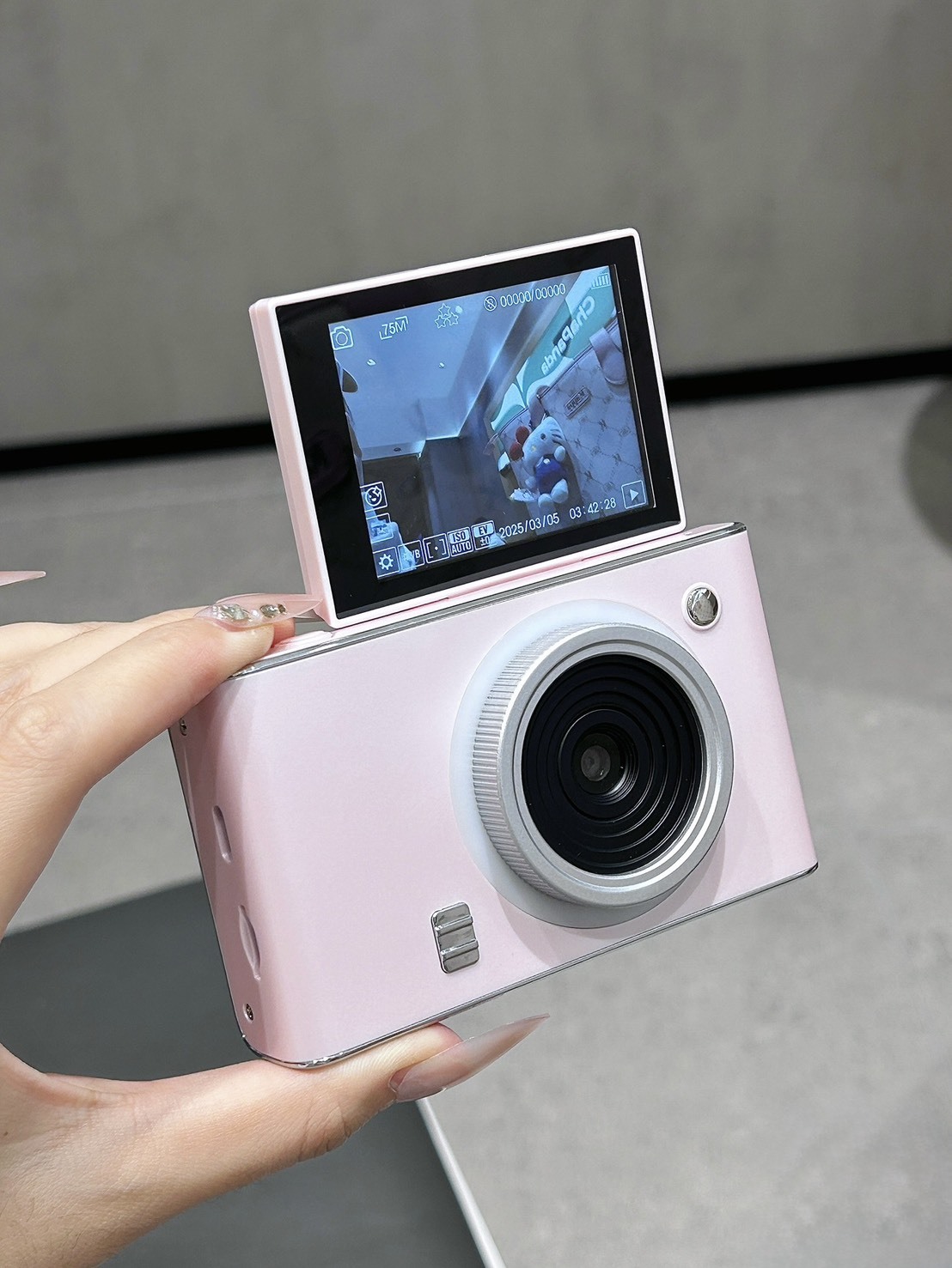 【預購】TIOYINZ R6 普通翻蓋數碼相機ccd 附8G記憶卡