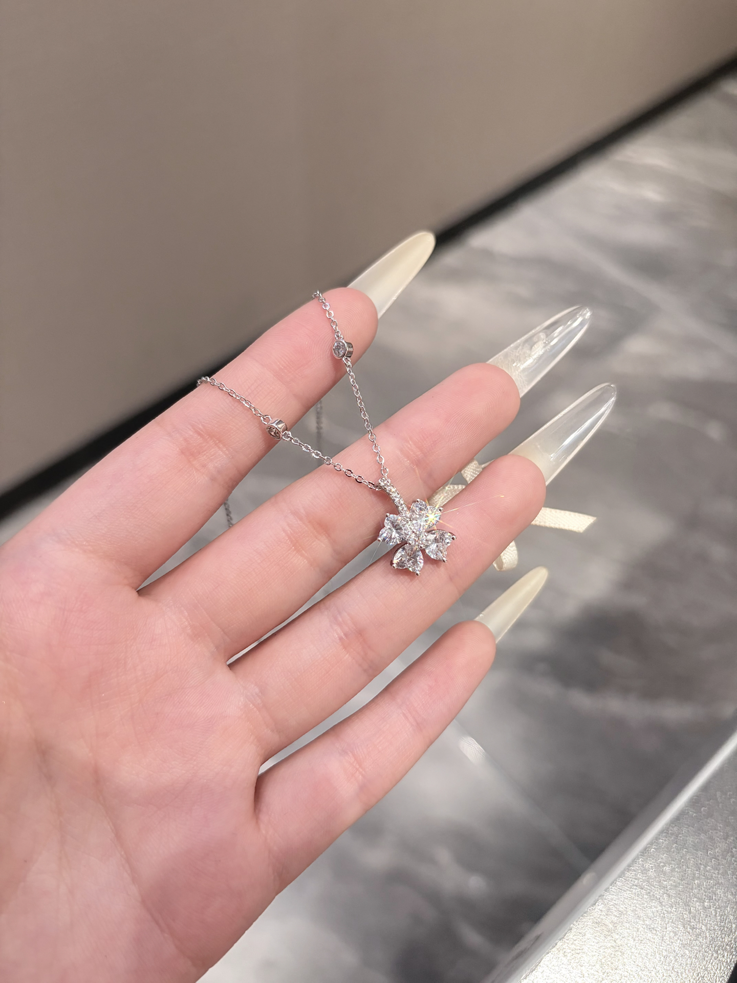 代購-禮意久久 施華洛世奇水晶 滿鑽四葉草 爆閃 輕奢 高級感 浪漫 項鍊 女款