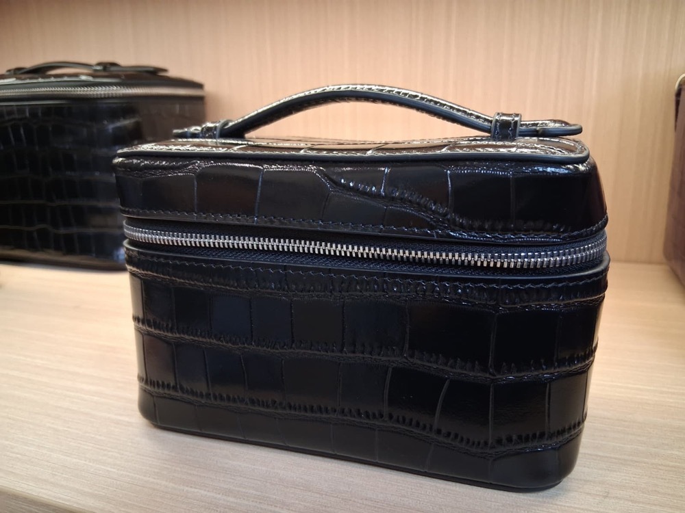 GG260223-R2-真皮鱷魚壓紋盒型包包-黑色(細)
