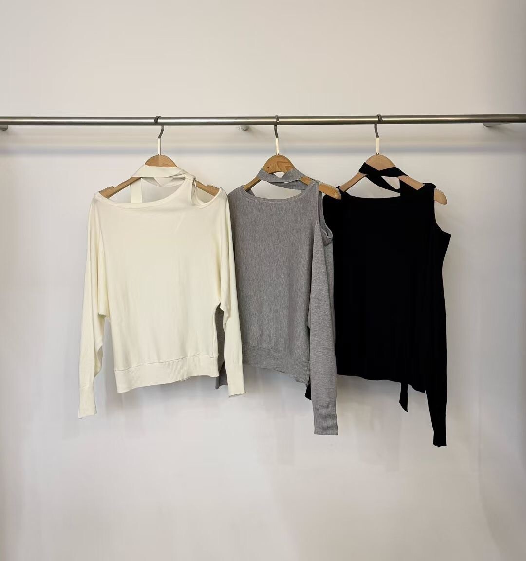 繞脖領巾造型露肩針織上衣 / 3色