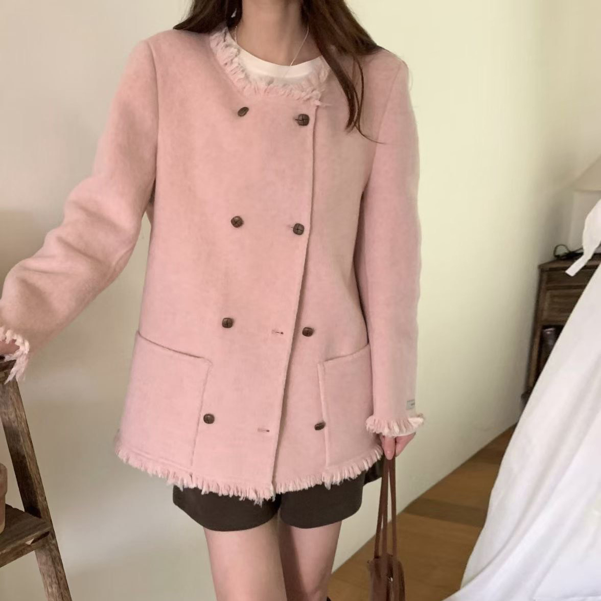 優雅立體抽鬚滾邊造型雙排釦圓領外套 / 3色