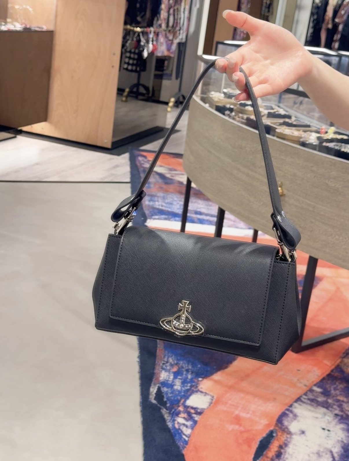 Vivienne Westwood Medium Hazel Handbag 手袋