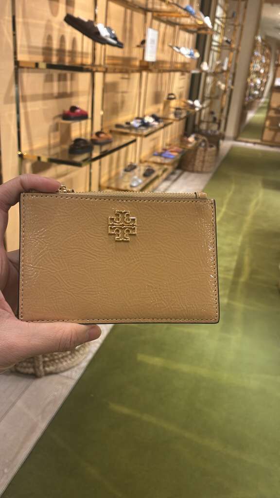 VS075 Tory Burch  金色十字LOGO拉鏈卡包 啡色