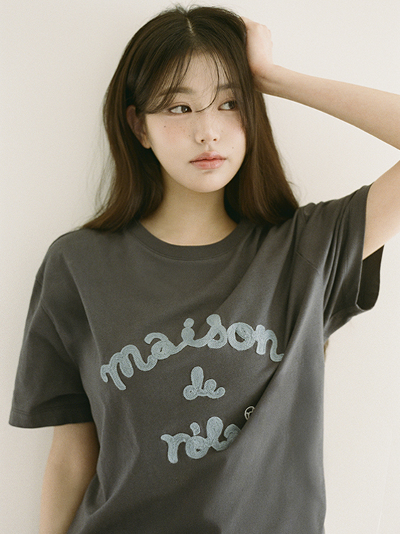 [23/02 - 06/03] RolaRola MAISON DE ROLA EMBROIDERY LOOSE FIT T-SHIRT CHARCOAL GRAY