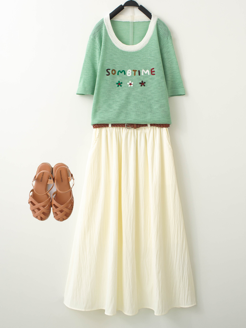 微透膚小花刺繡短袖上衣輕盈A字裙組合