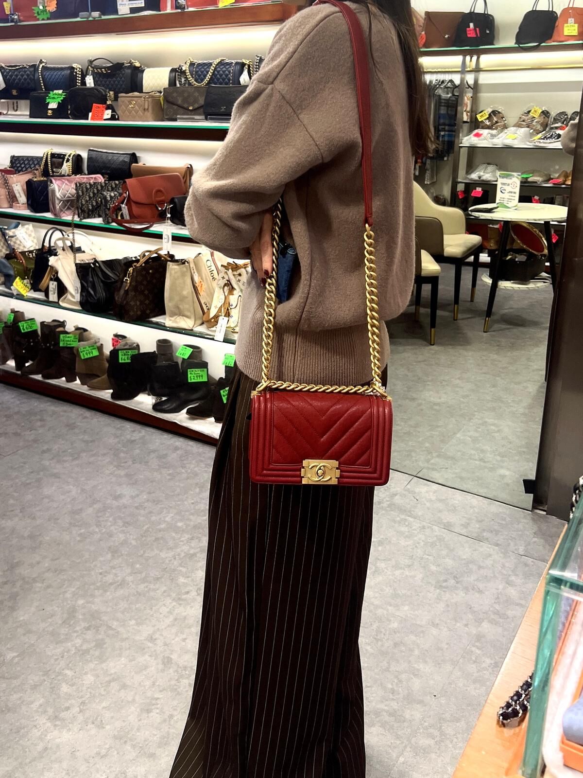 99%NEW二手BOY CHANEL 20 酒紅色V紋荔枝皮金扣 #兩年免費保養 #香榭站正品