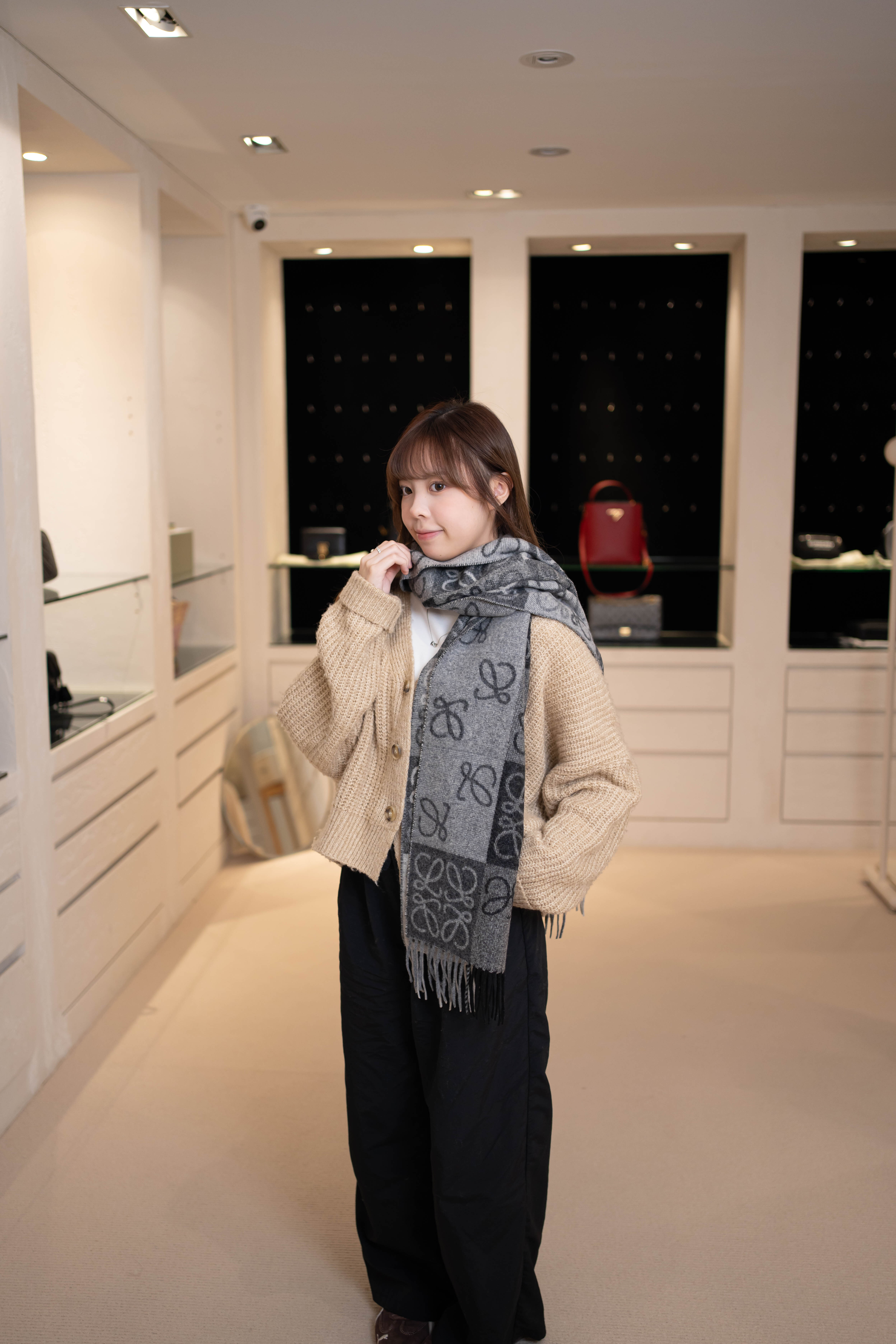 【三色入經典款】LOEWE anagram scarf 頸巾