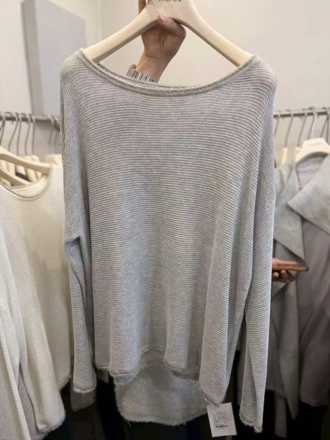 020 領口亮亮粗針織上衣