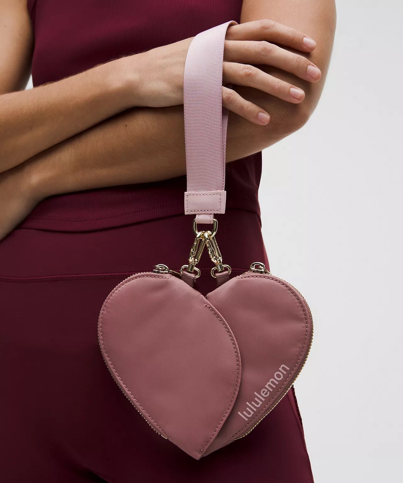 260224 lululemon 心形手腕包 (2色)