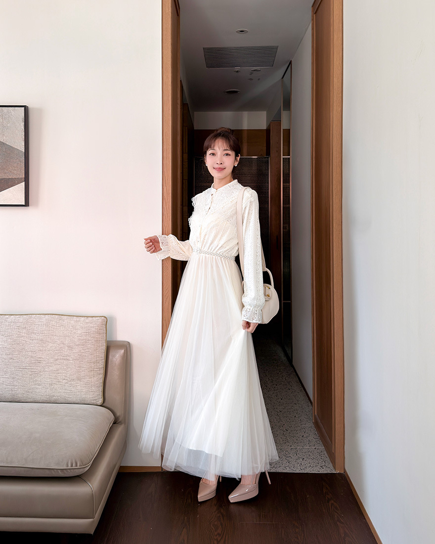 LINA LINA優雅花漾蕾絲網紗洋裝 附花鑽腰帶-溫柔杏