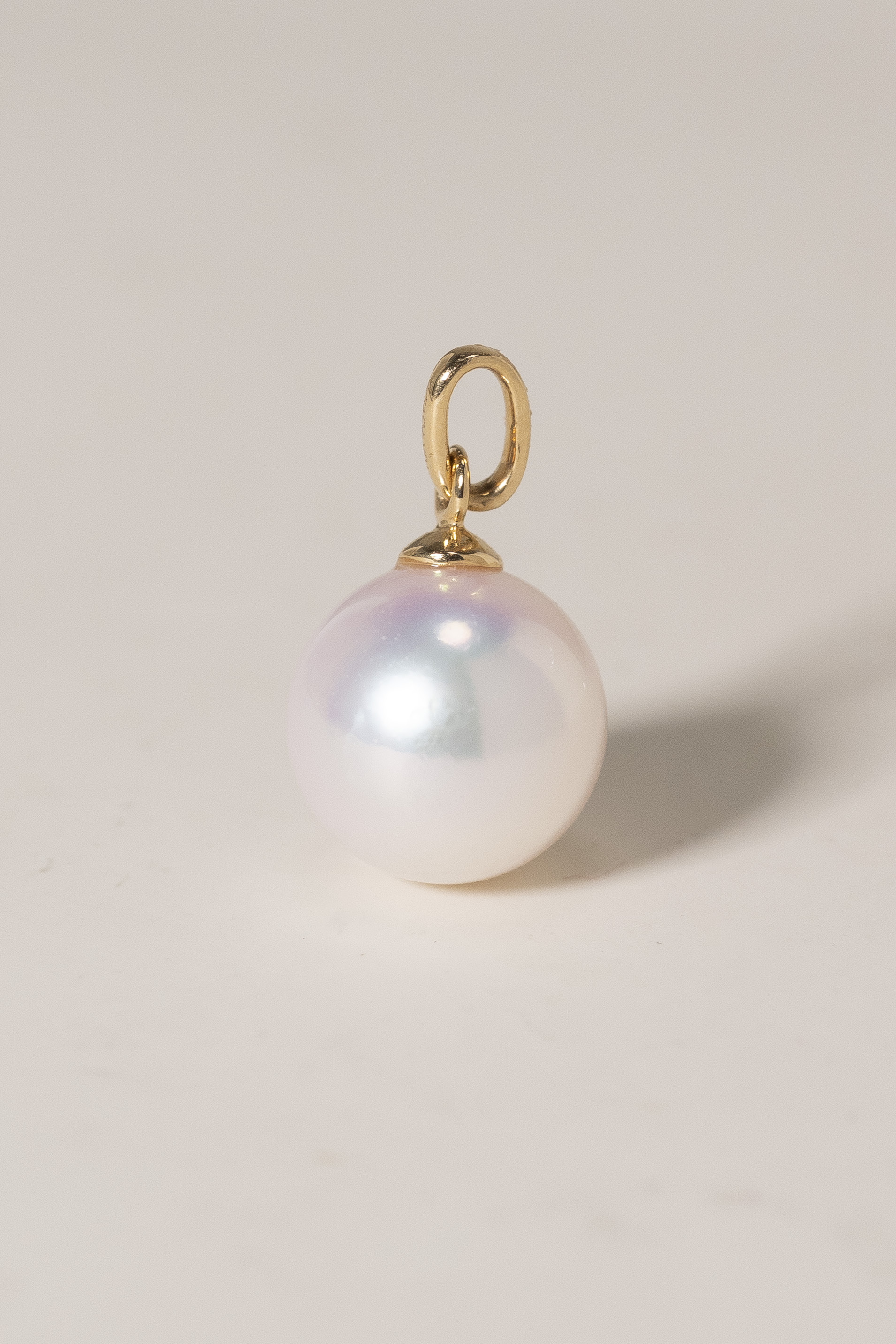18K 8.5mm Akoya Pearl Pendant