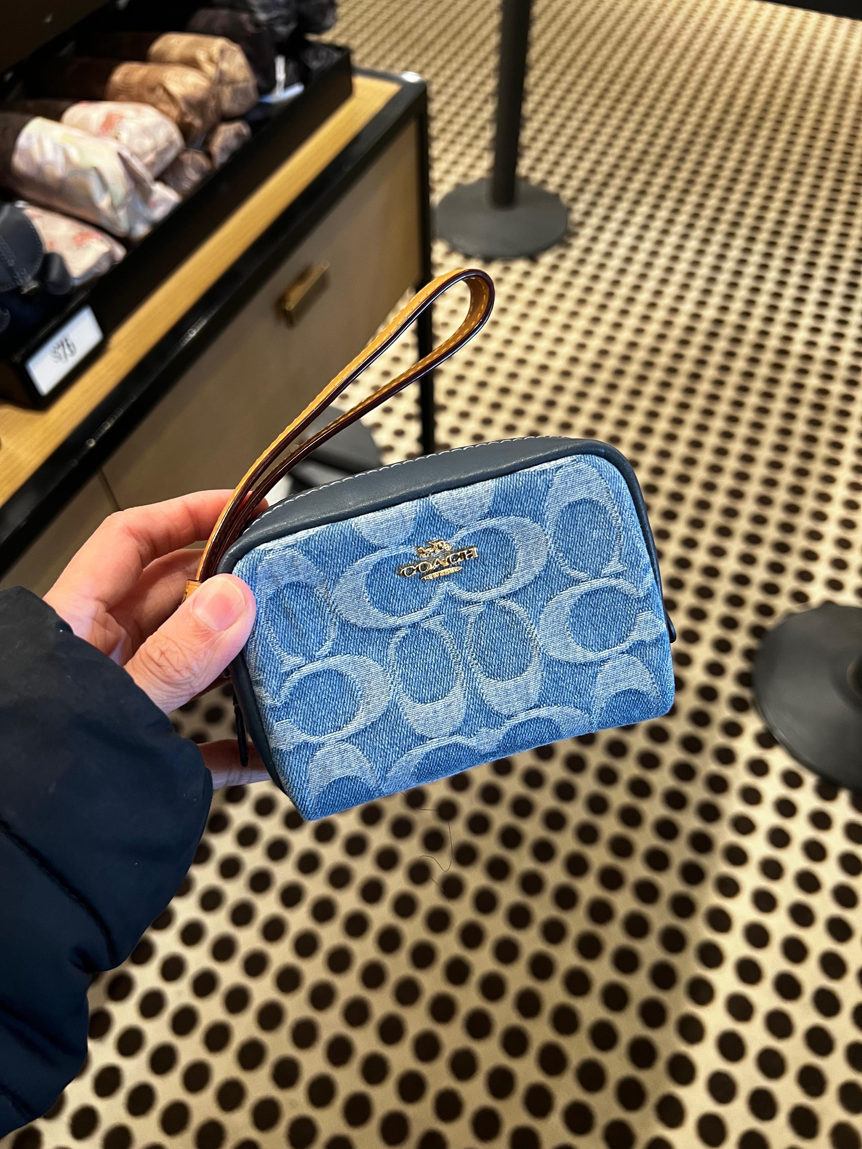 Coach 牛仔pouch