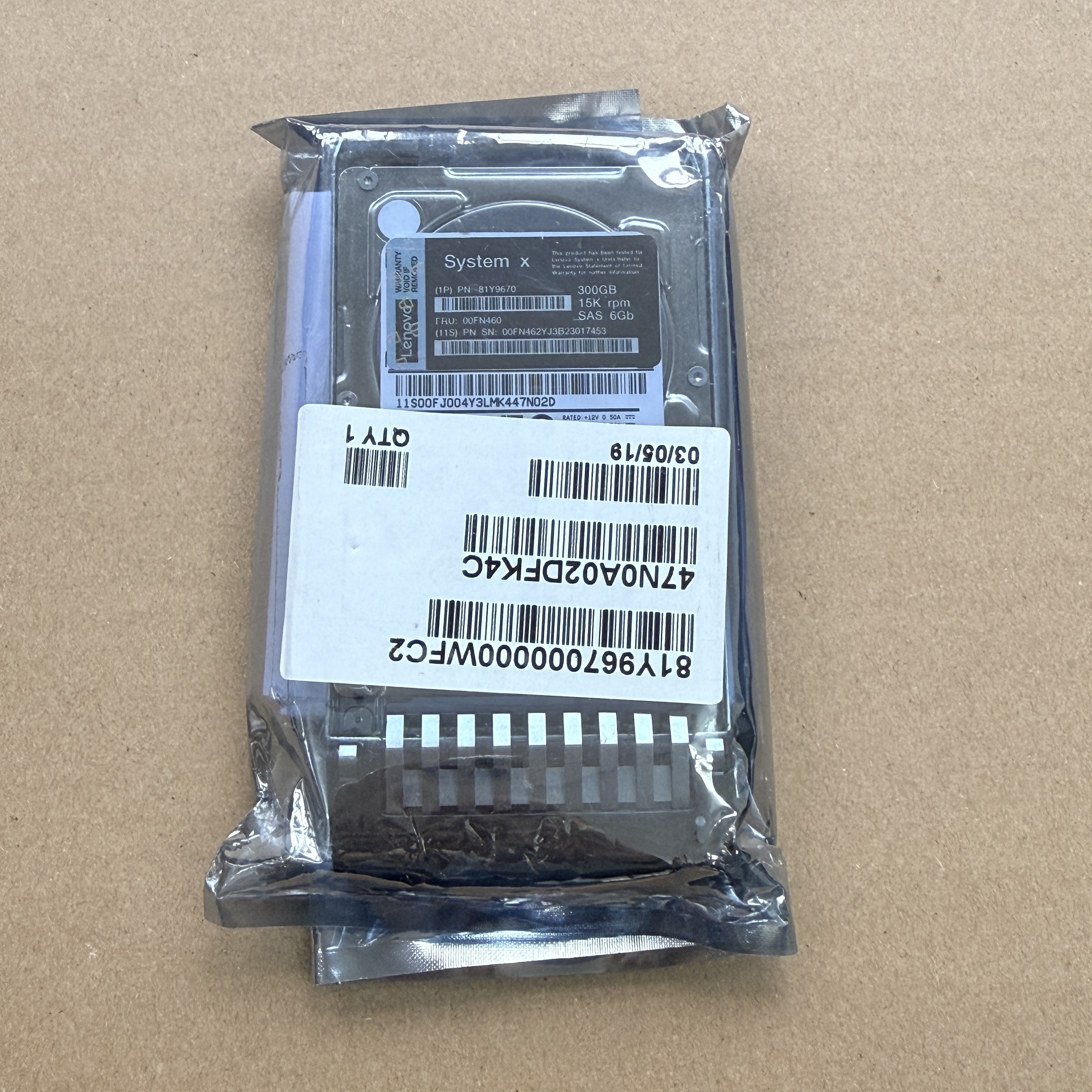 81Y9670 IBM 300GB SAS 15K 6GBPS 2.5IN HS HDD (翻新)