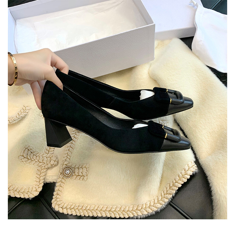 復古方扣 麂皮粗跟方頭鞋(34-40)(奶茶/黑)