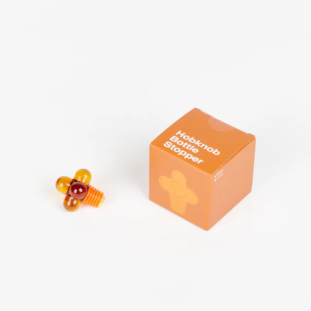 Fort standard-Hobknob，採用優質水晶玻璃和矽膠製成，保證了其耐用性和可靠性。