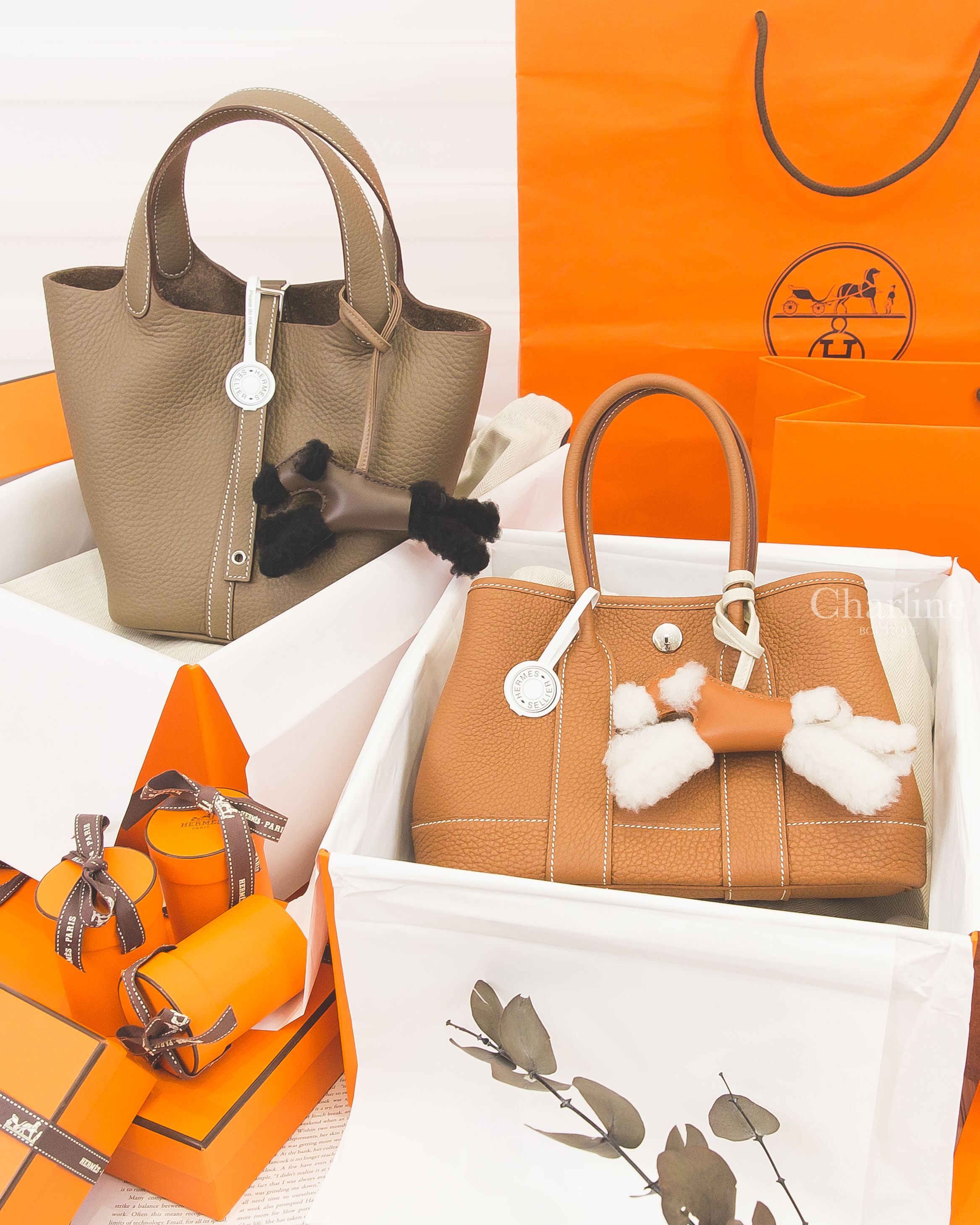 Hermès Neo Garden Party 焦糖色,Hermès Picotin 18cm 大象灰銀釦,Hermès Budy 焦糖色/奶昔白吊飾,Hermès Budy 巧克力色/大象灰/黑色吊飾-Charline Boutique 精品代購