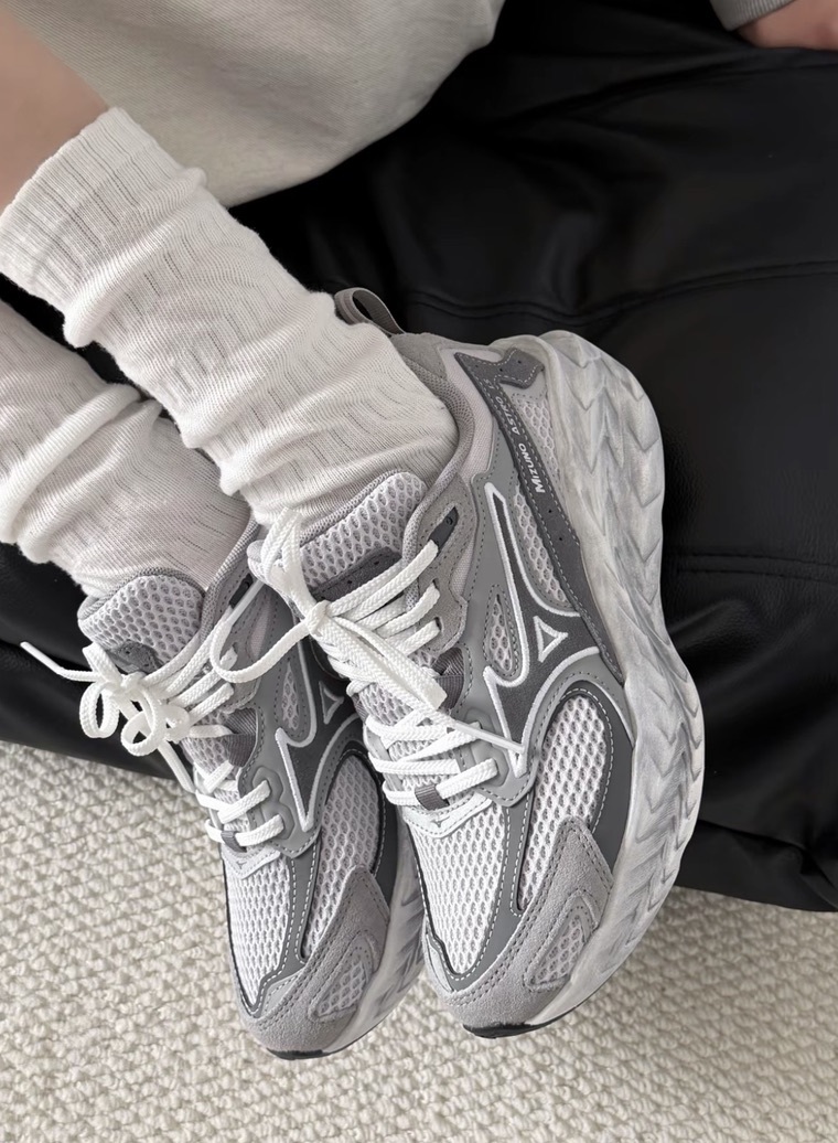 [預訂] Mizuno Astro LS