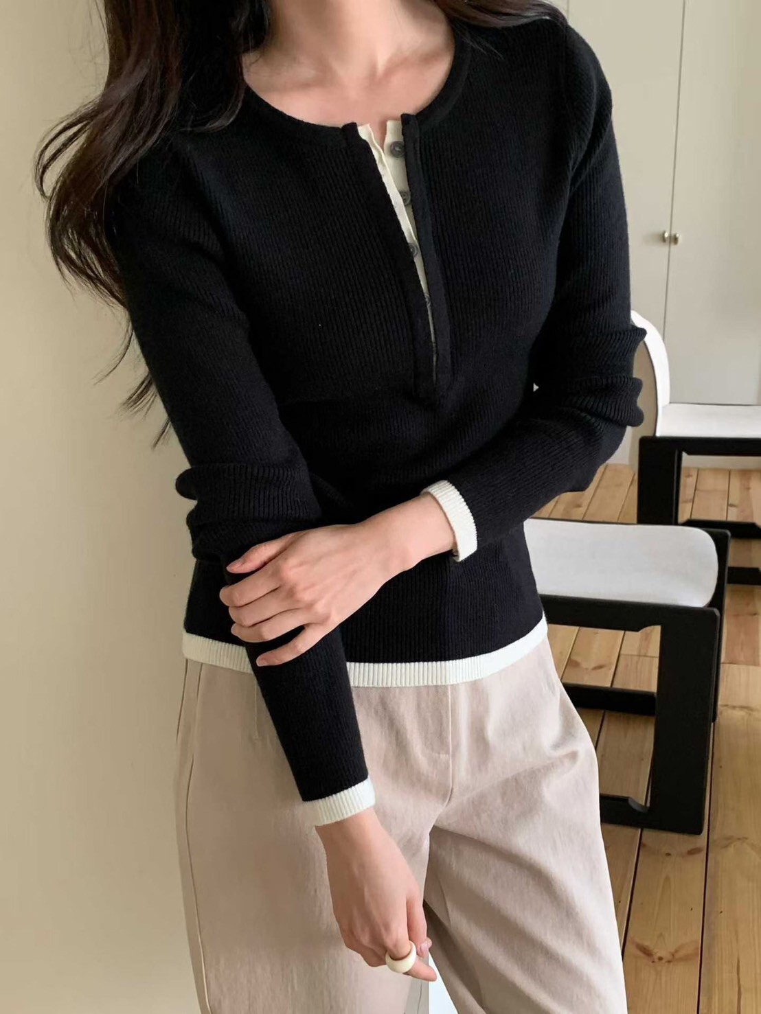 配色假兩件排釦造型圓領螺紋上衣 / 2色