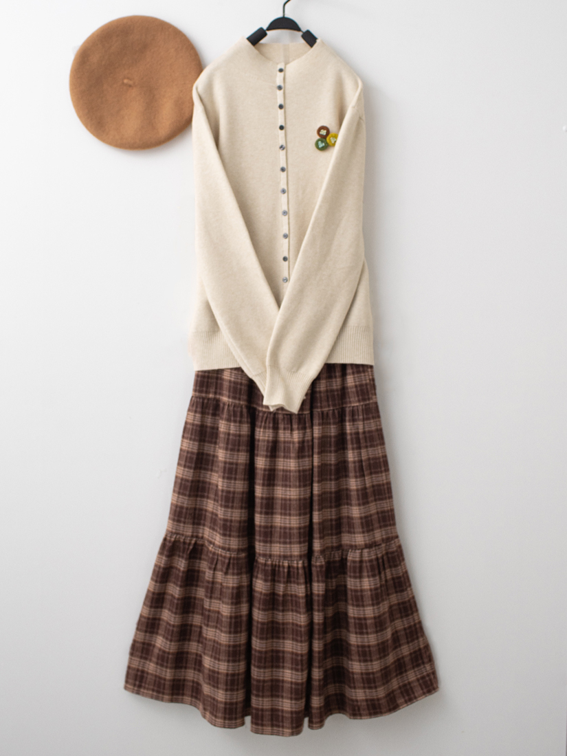 排釦半高領針織上衣格紋法蘭絨蛋糕長裙
