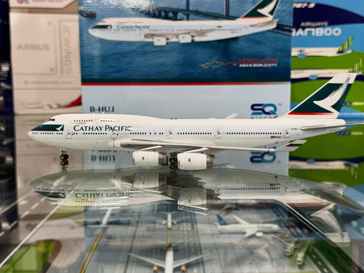 SQ Wings 1/200 國泰航空 B747-400 機編:B-HUJL2123
