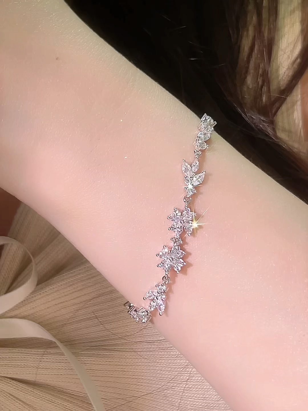 代購-禮意久久 施華洛世奇鋯石 閃耀四葉草  爆閃滿鑽 精緻 輕奢水晶 高級感 好運 首飾 手鍊