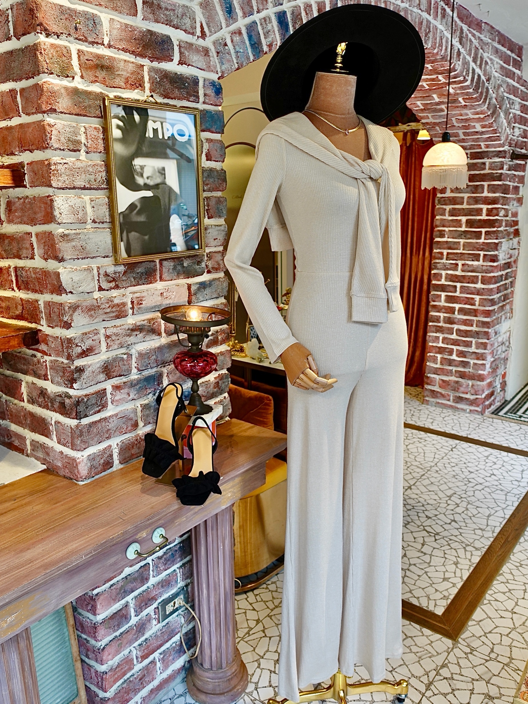 Beige燕麥牛奶色羅紋針織連身長寬褲+ 長袖披肩套裝