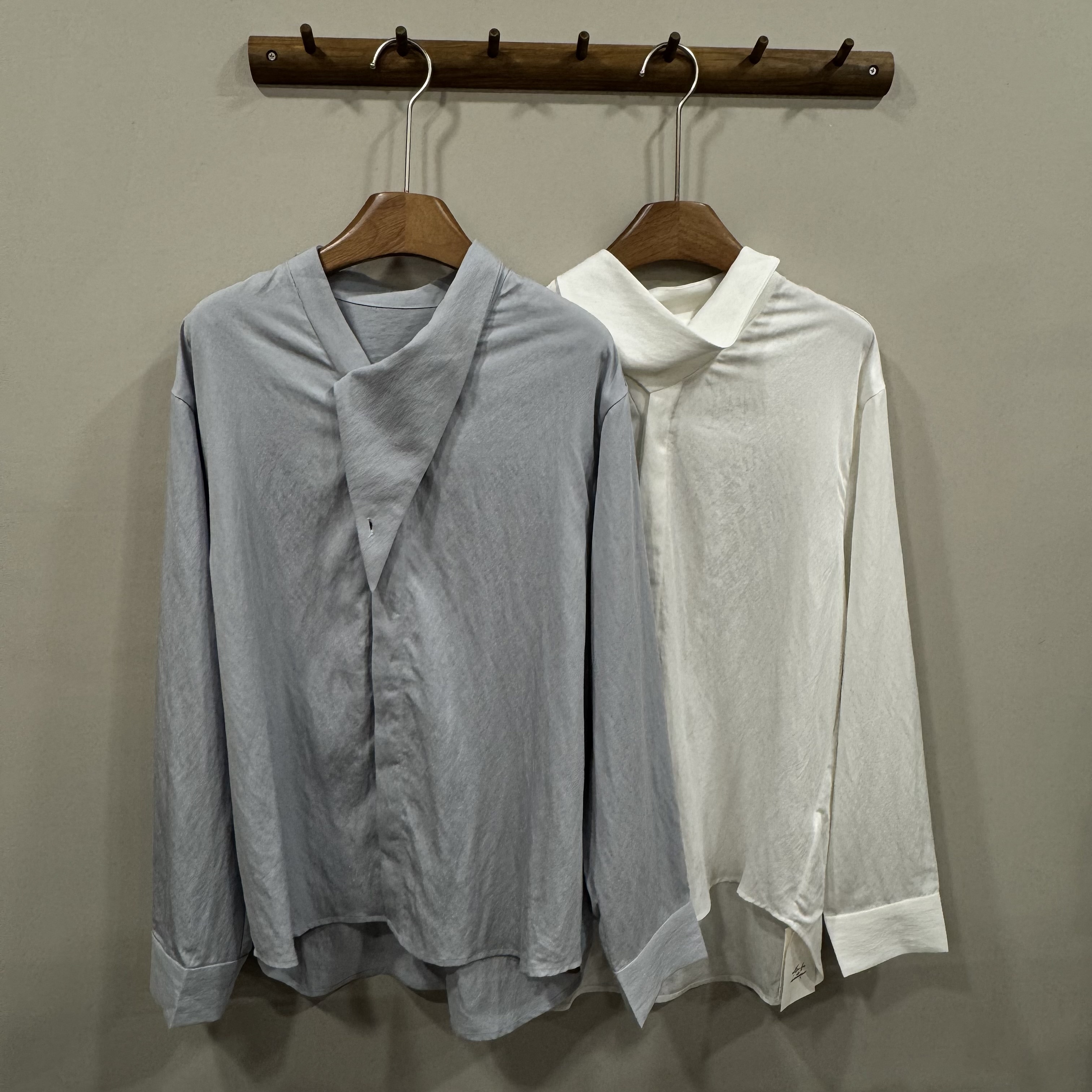 W00021特殊領口設計襯衫