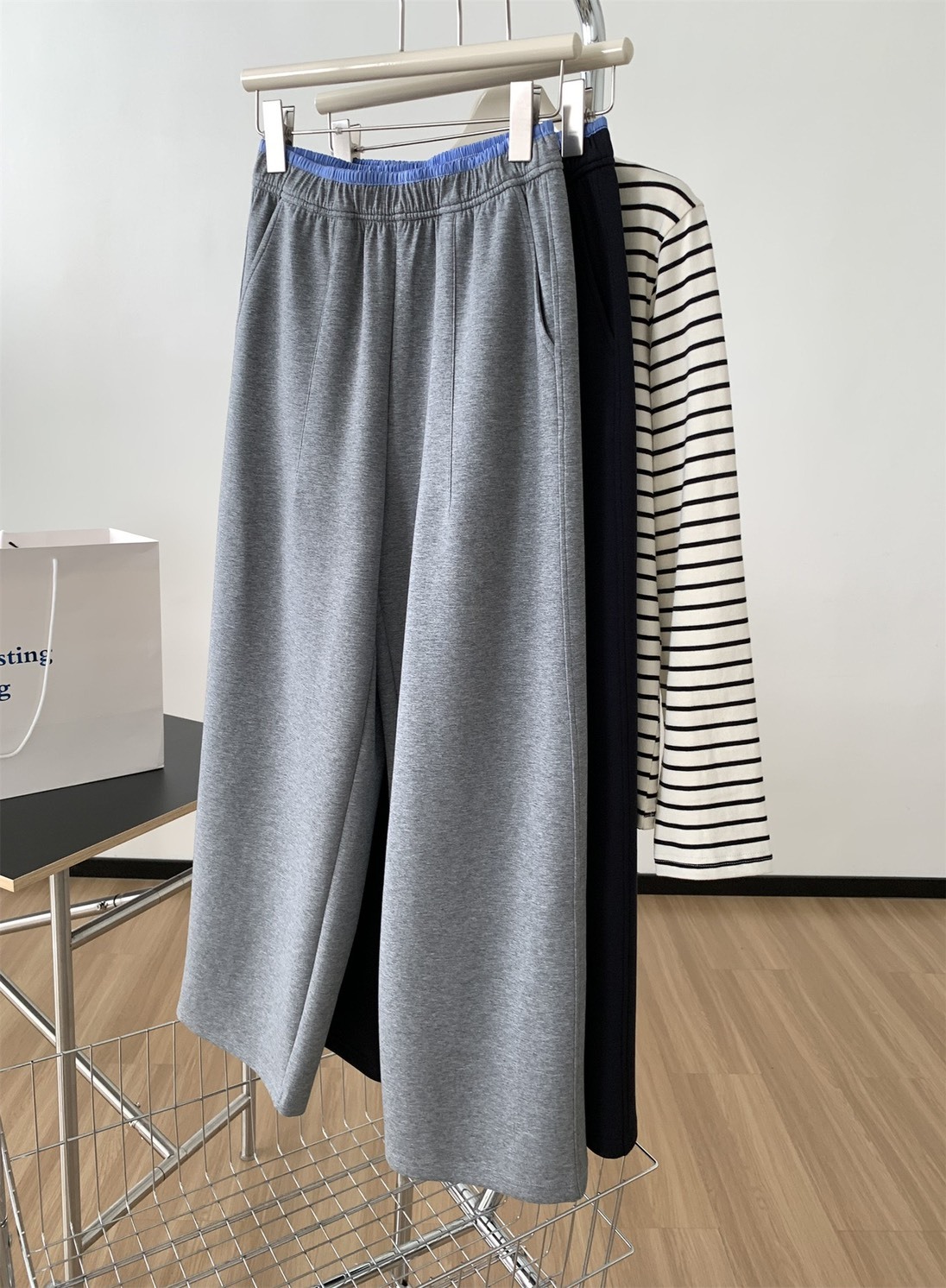 No.2351 拼色空氣直筒休閒褲