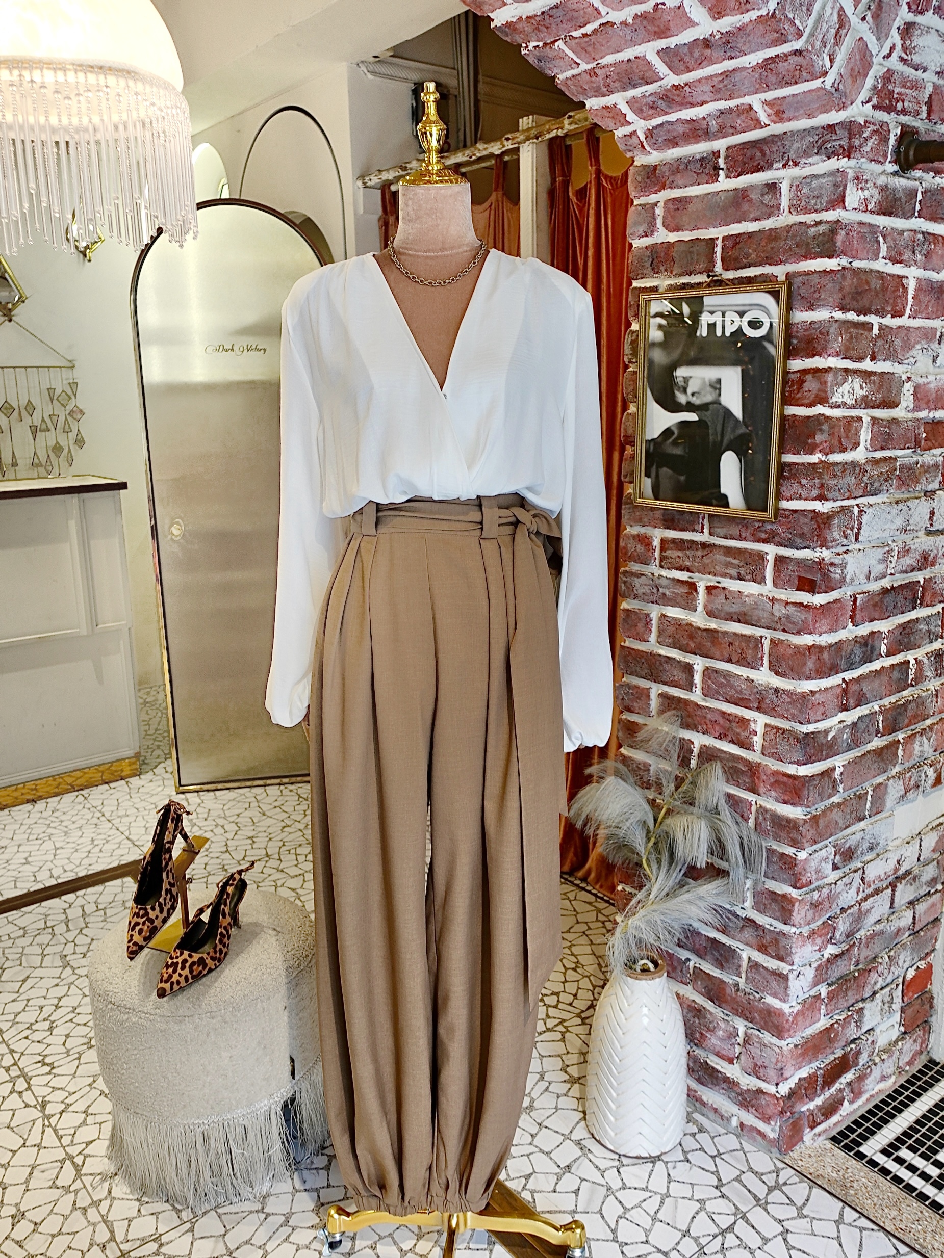 Chelsea米棕色襯衫領巾 Balloon氣球連身長褲