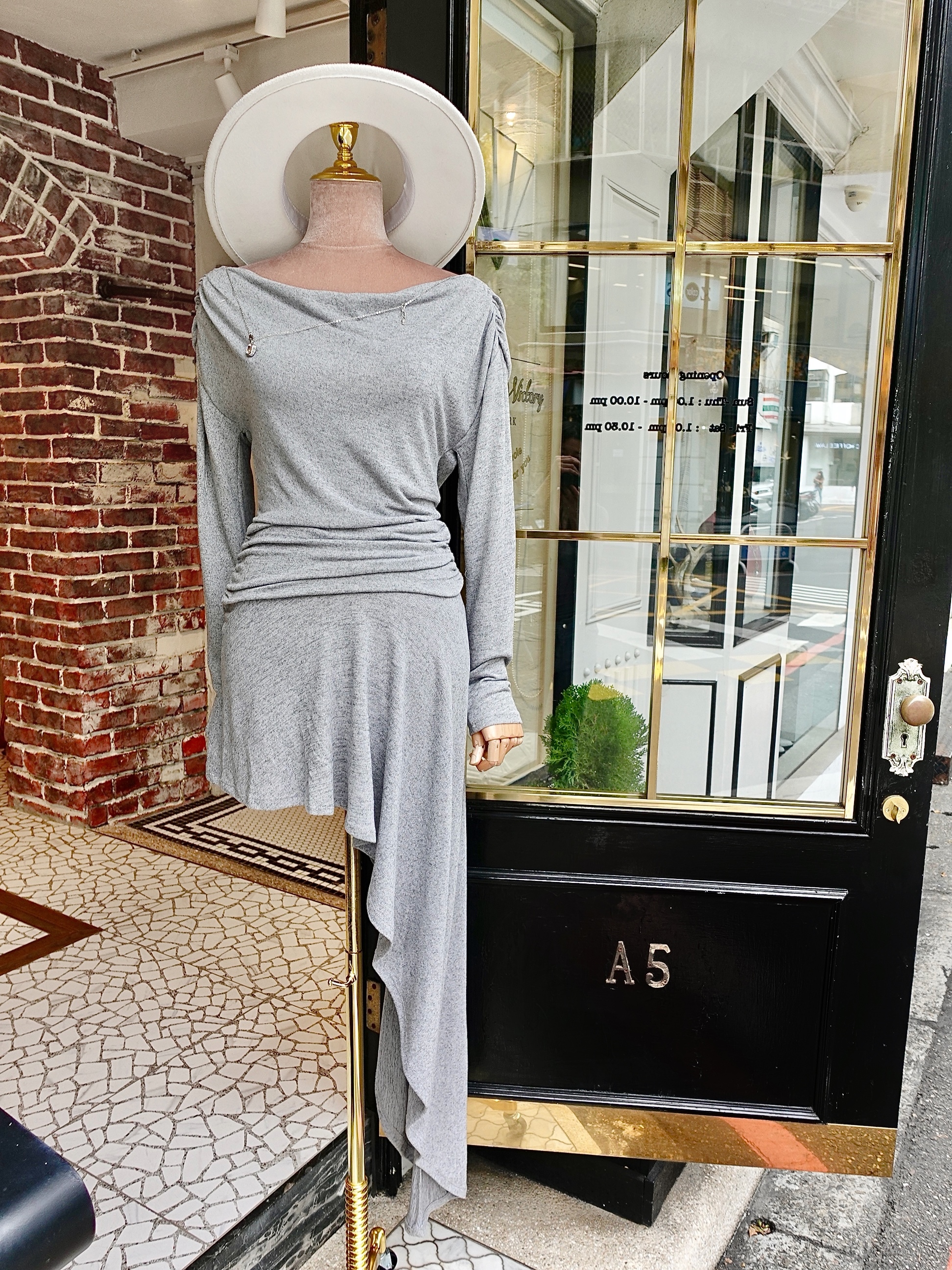 Ice Grey冰灰色抽皺垂墜露背長短裙Mini Dress