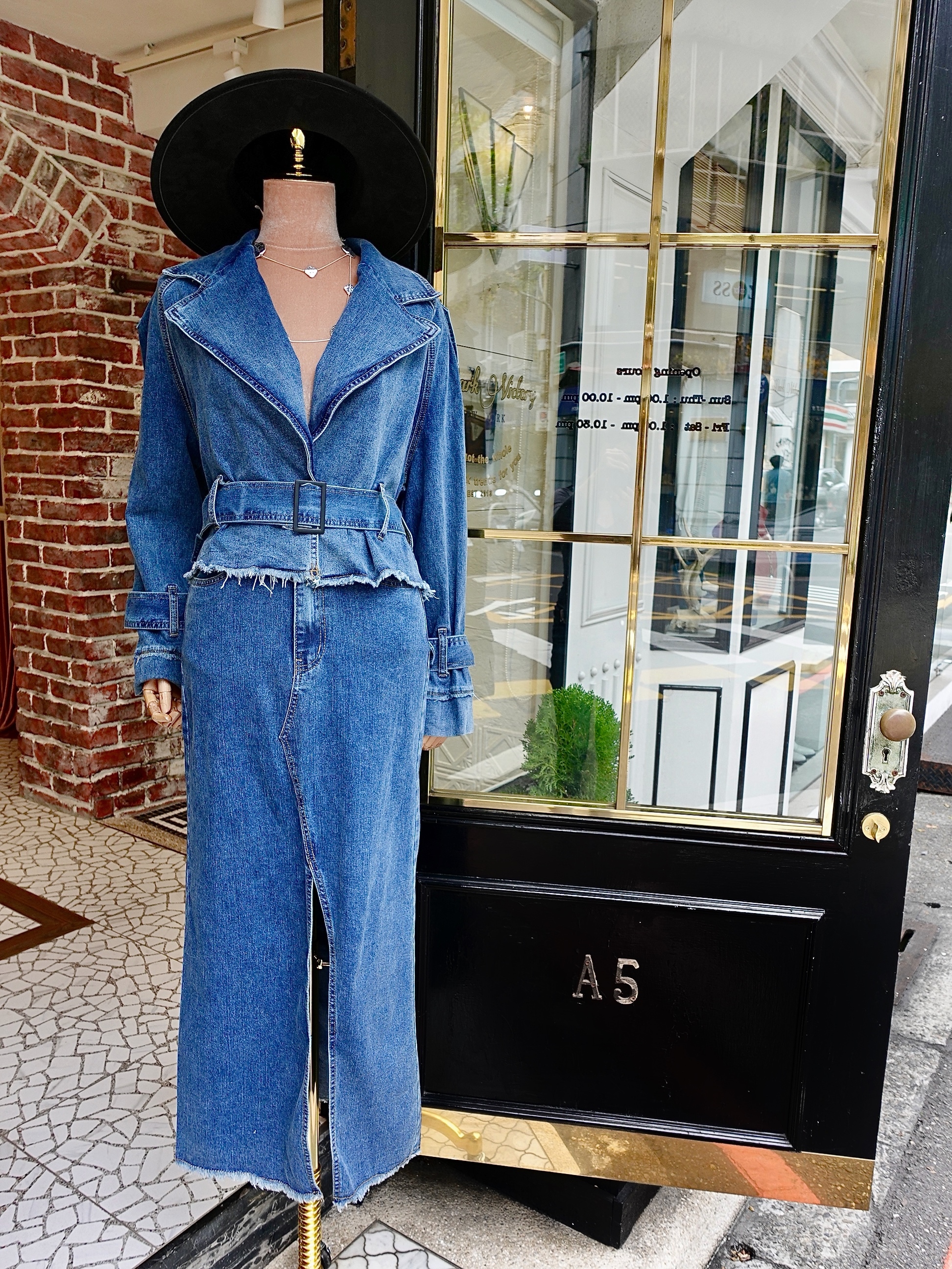 Denim單寧藍色翻領腰飾帶牛仔夾克外套 +高腰開叉長裙套裝