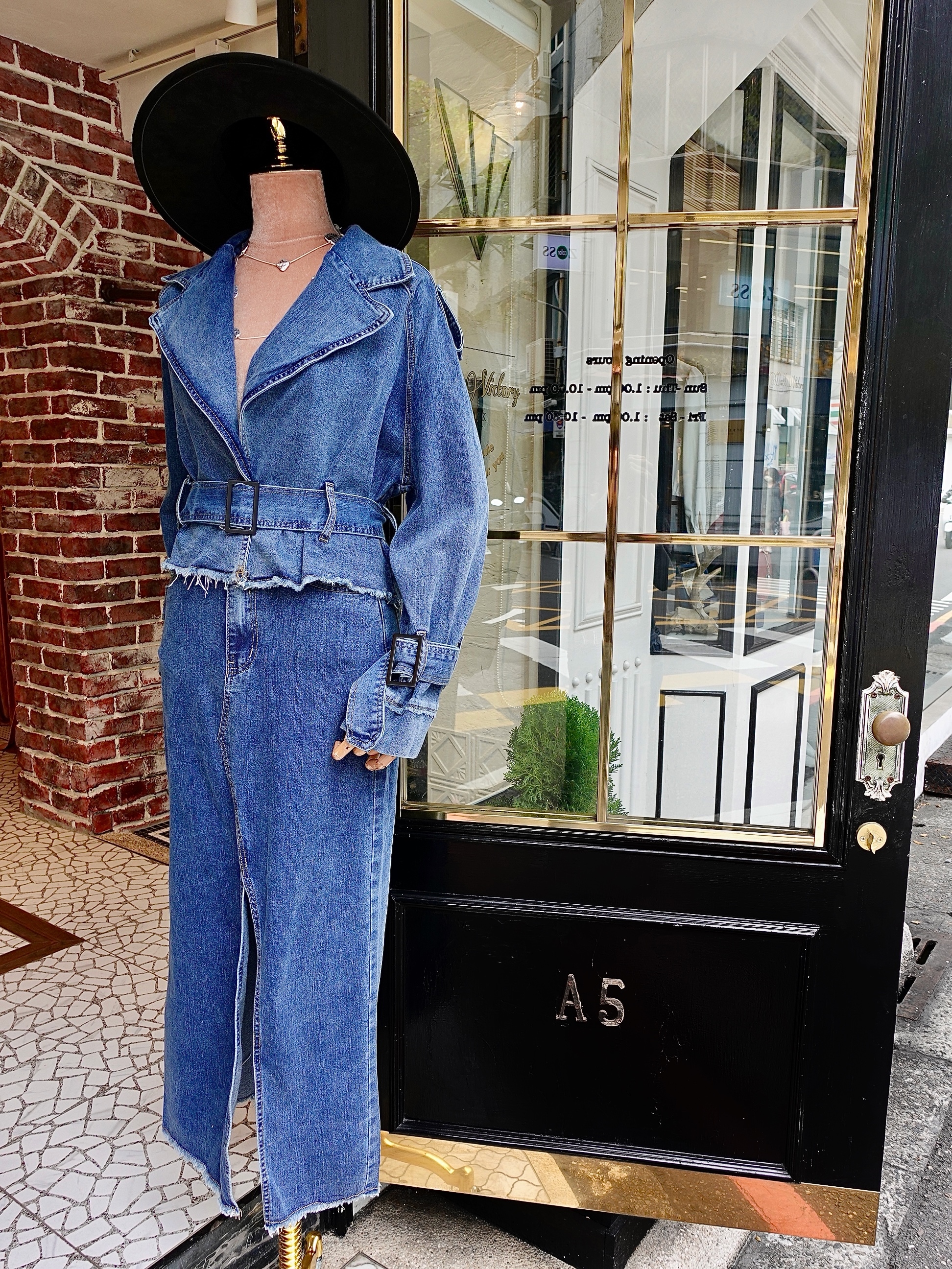 Denim單寧藍色翻領腰飾帶牛仔夾克外套 +高腰開叉長裙套裝