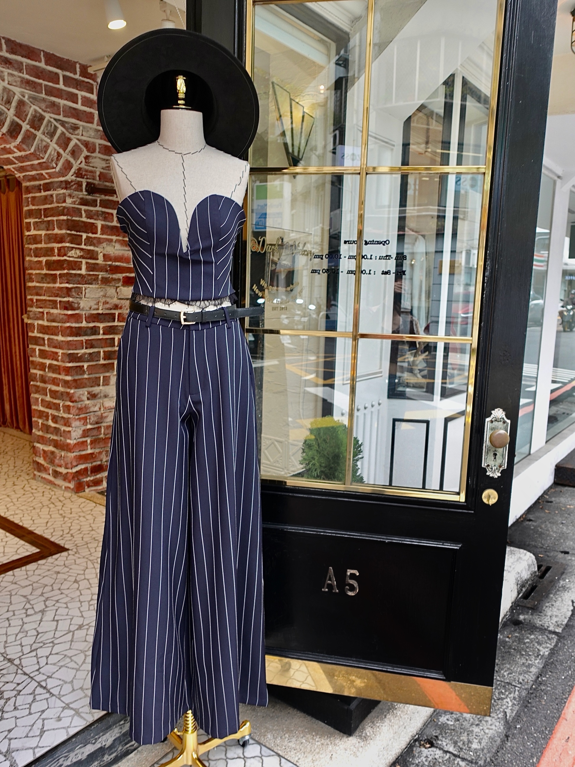 Midnight Blue午夜藍色深V桃心領條文蕾絲飾邊短上衣 +高腰長寬褲套裝