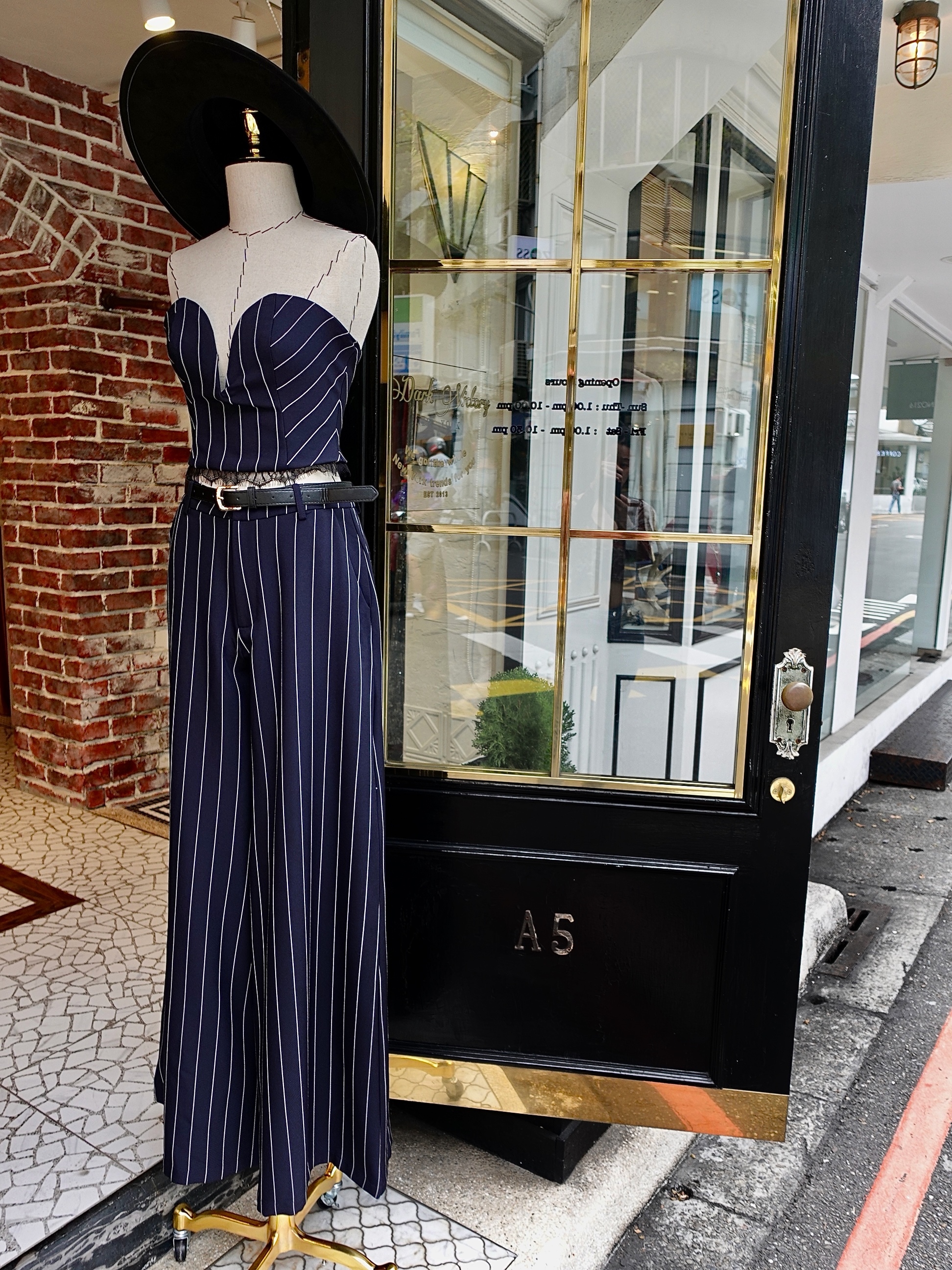 Midnight Blue午夜藍色深V桃心領條文蕾絲飾邊短上衣 +高腰長寬褲套裝