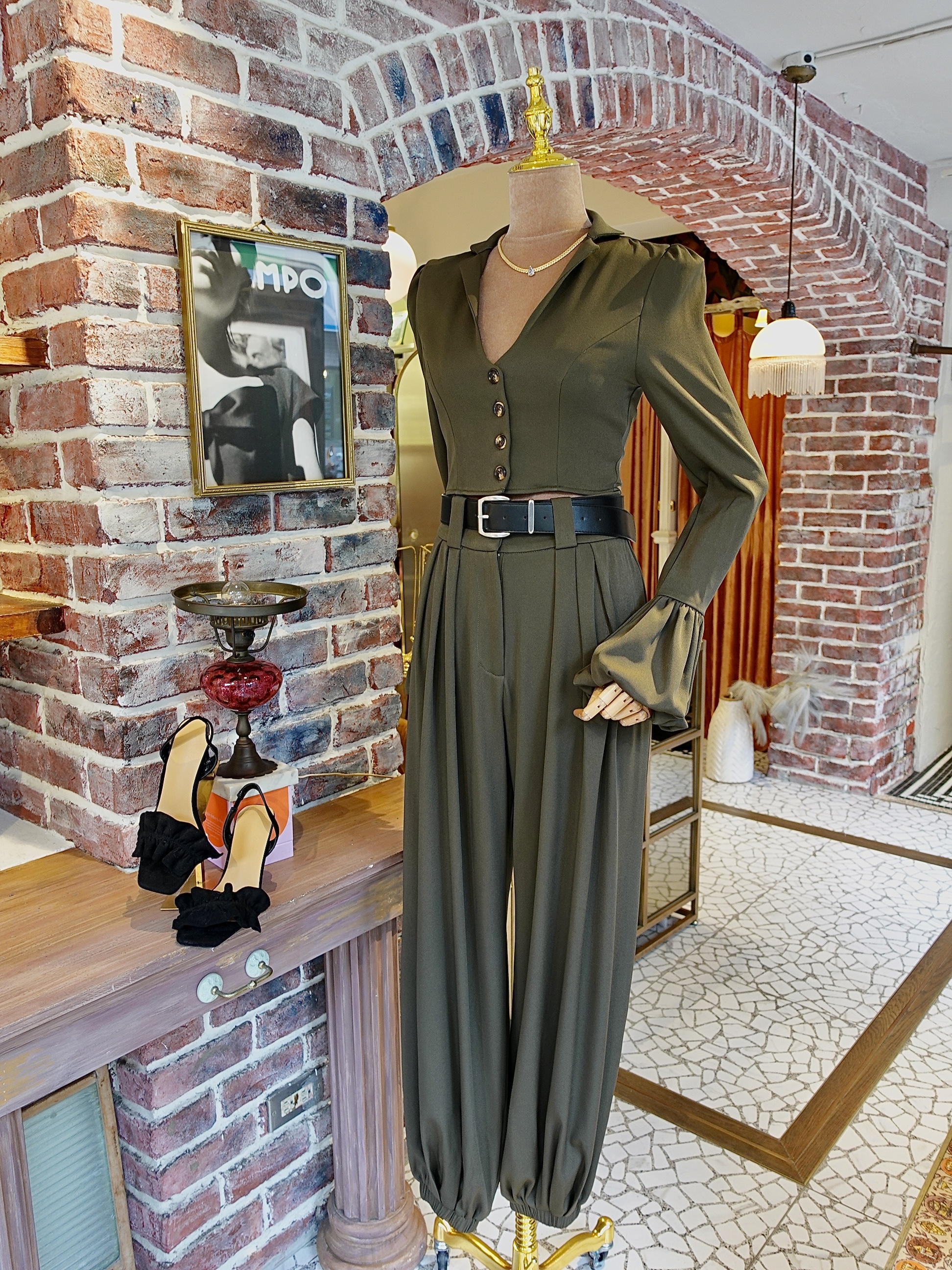 N.Y Chic橄欖綠色上衣+腰帶氣球長褲套裝