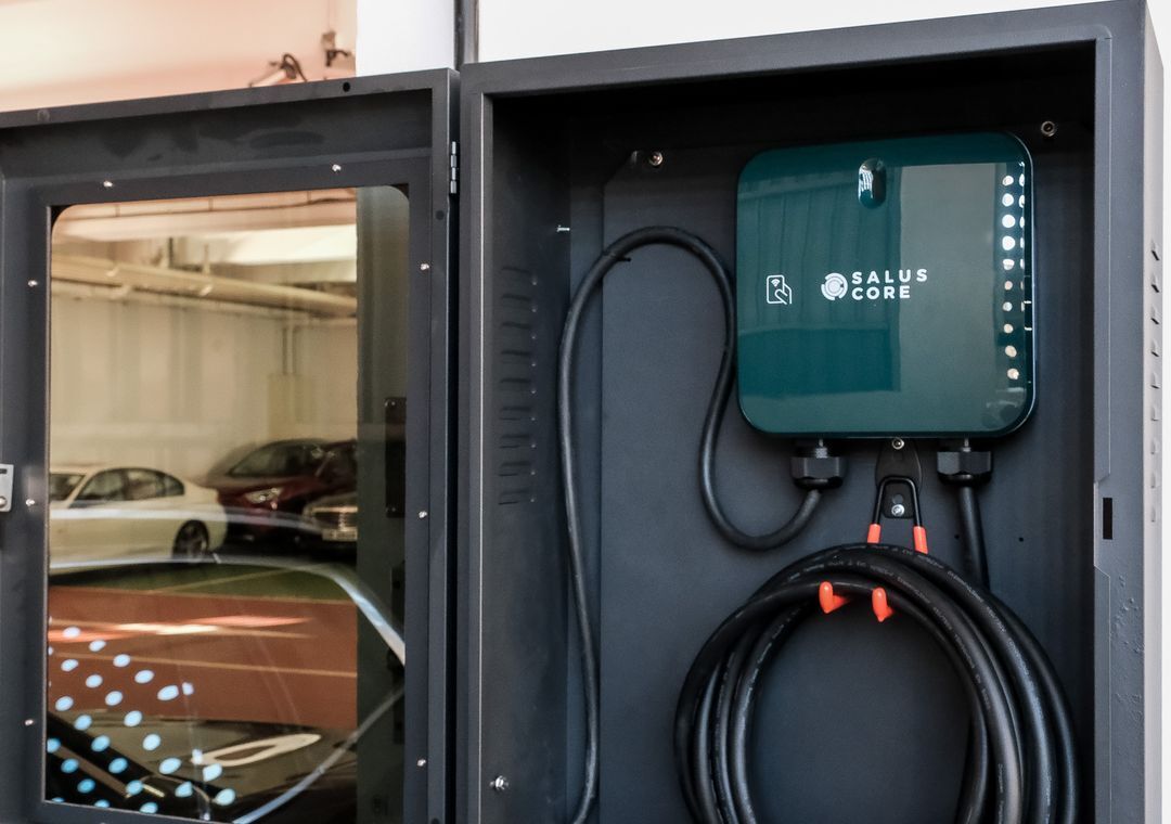 SALUS CORE 電動車掛牆式充電器