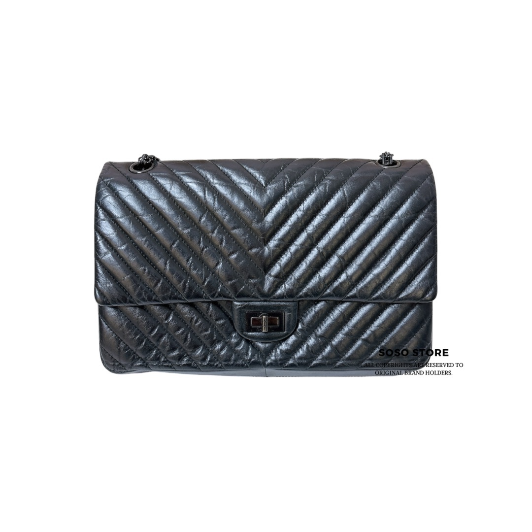 Chanel So Black 226 Reissue Chevron - Black / Bhw