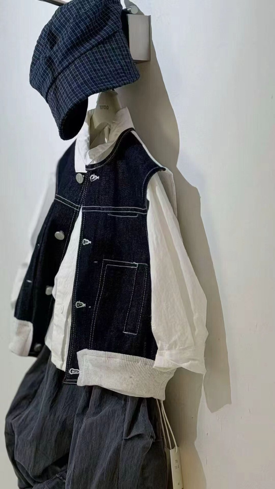 牛仔拚棉車線背心