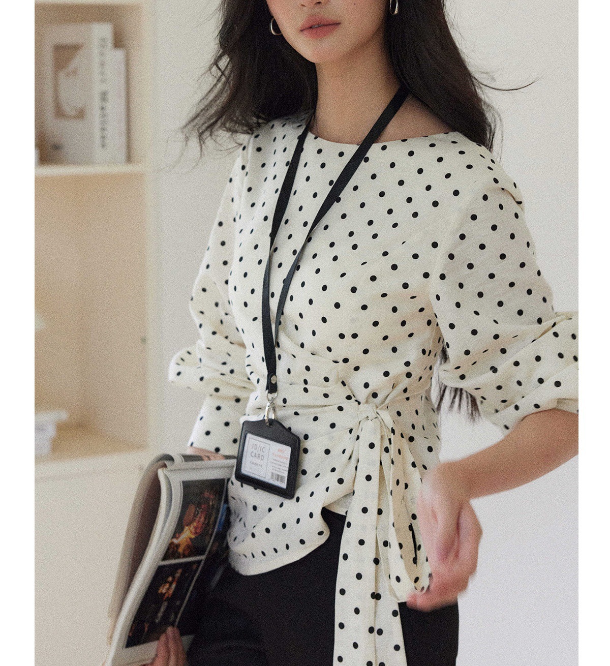 波點長袖 不規則收腰上衣