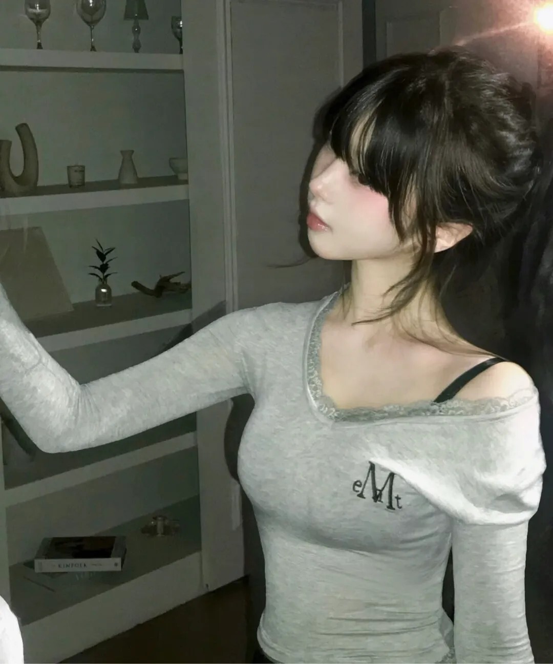 【預購】韓國 MUCENT 蕾絲 V領 長袖T恤 三色