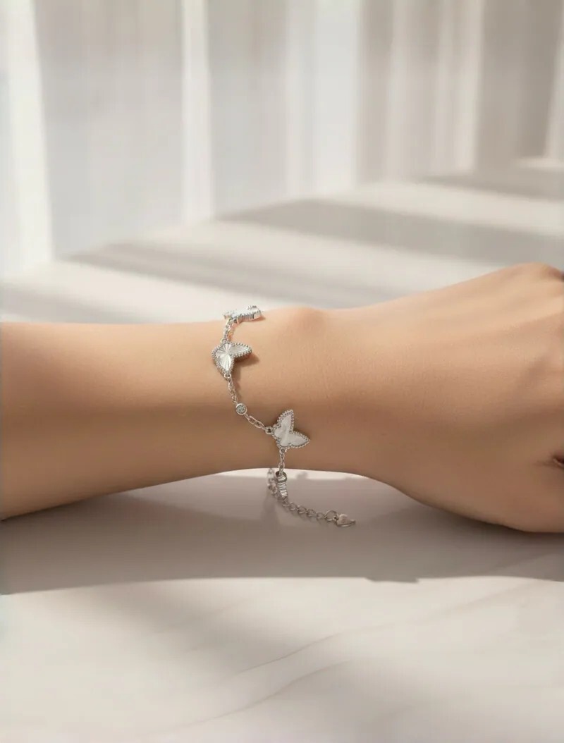 LILY99 採用施華洛世奇水晶 五花 蝴蝶 手鍊