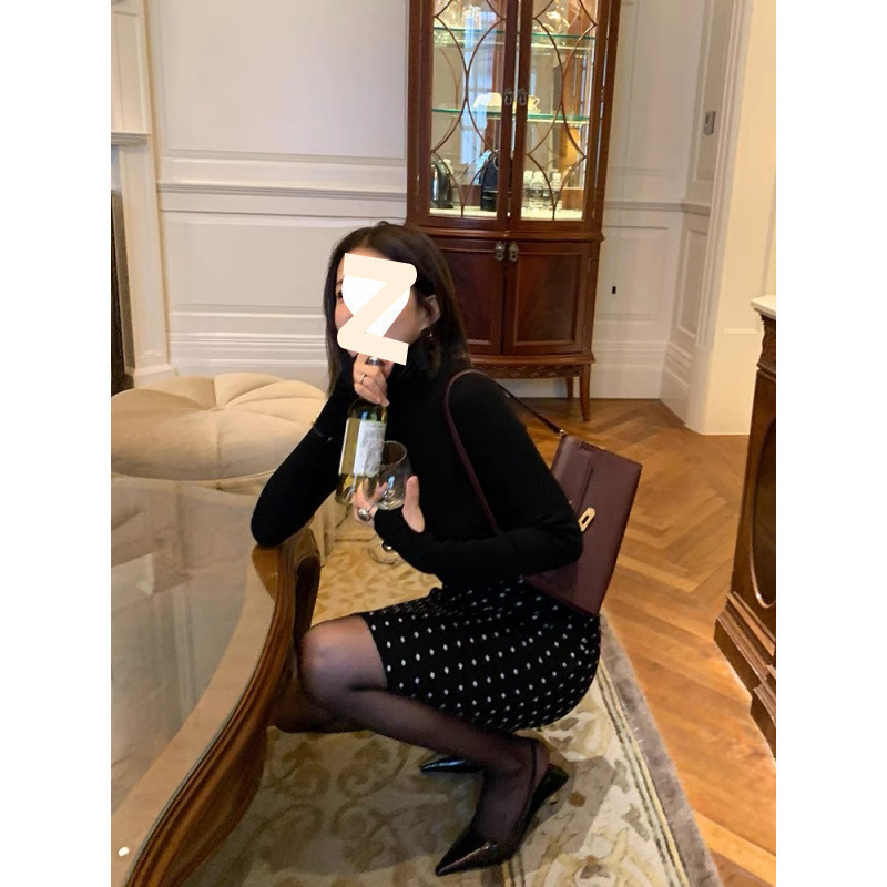 挺版波點 彈性收肉窄裙