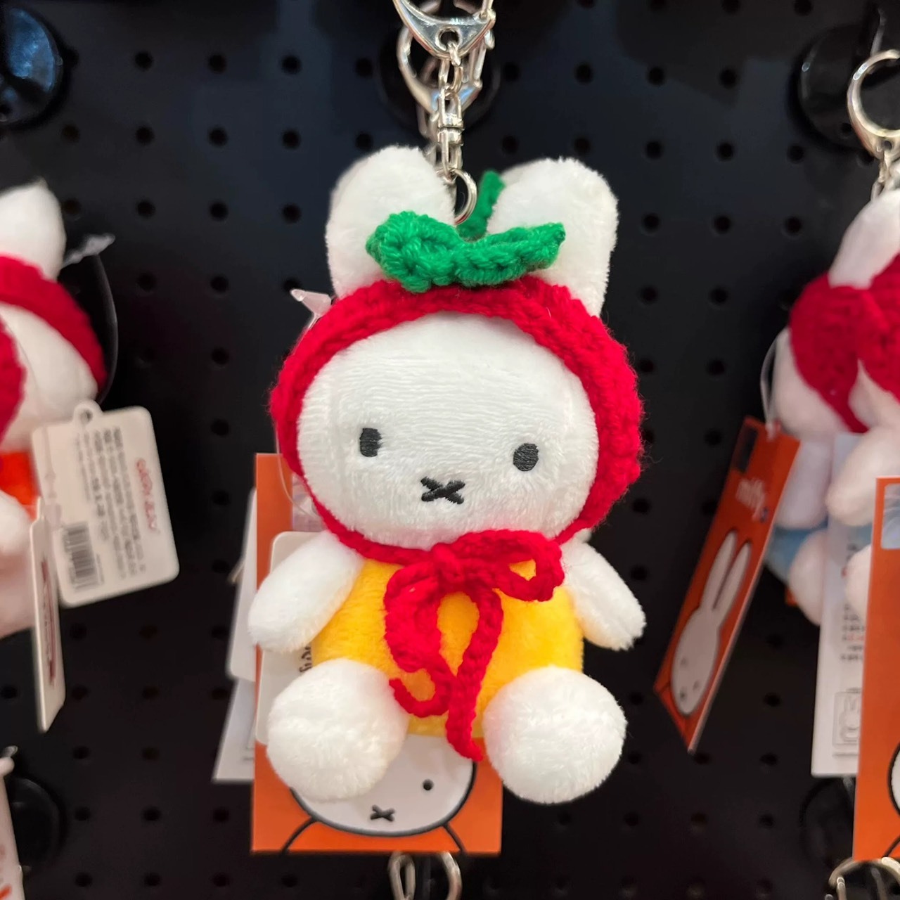 韓國濟州島限定 !!  Miffy 米菲戴蘋果帽 毛絨吊飾玩偶