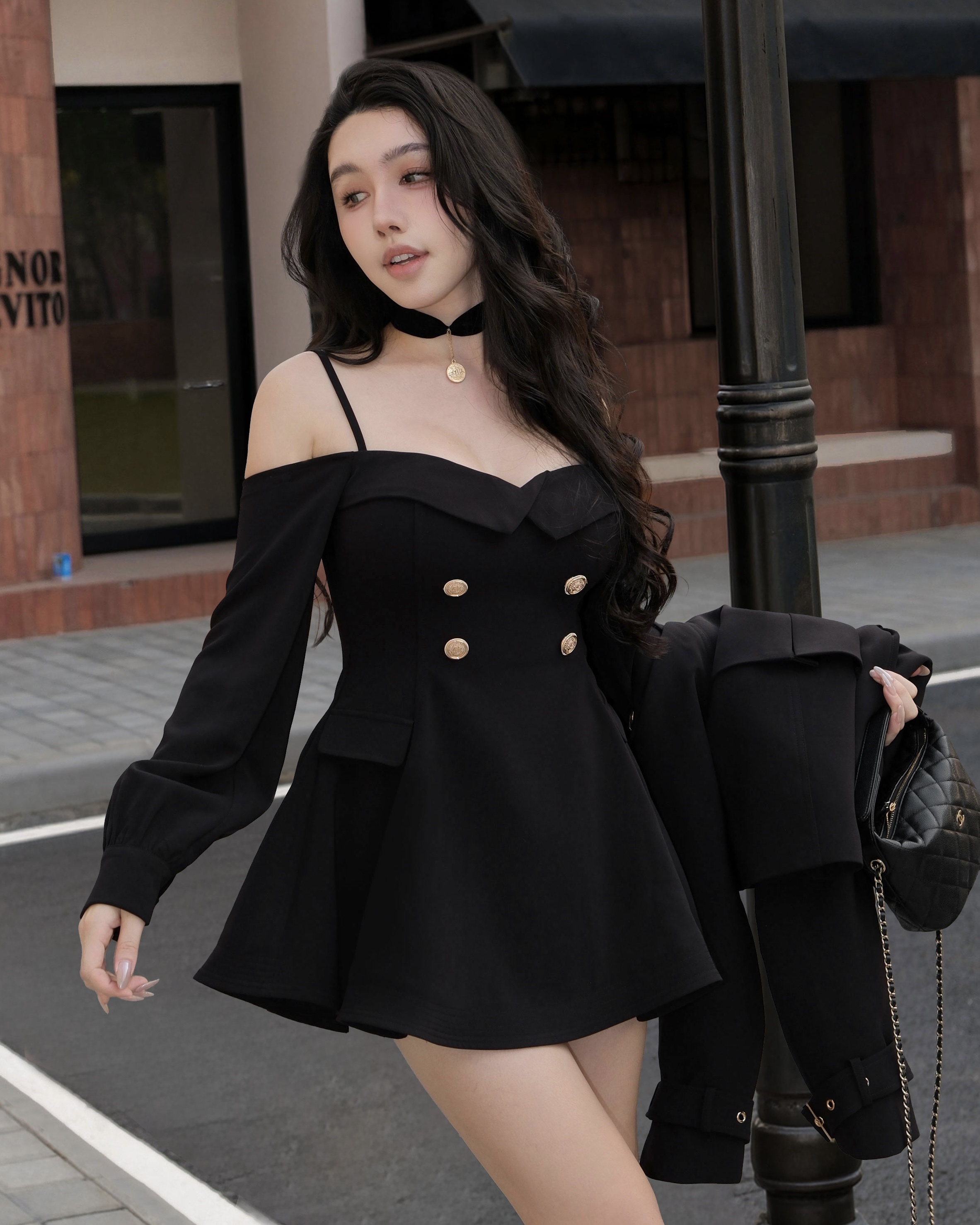 訂製-經典排釦一字領傘襬套裝