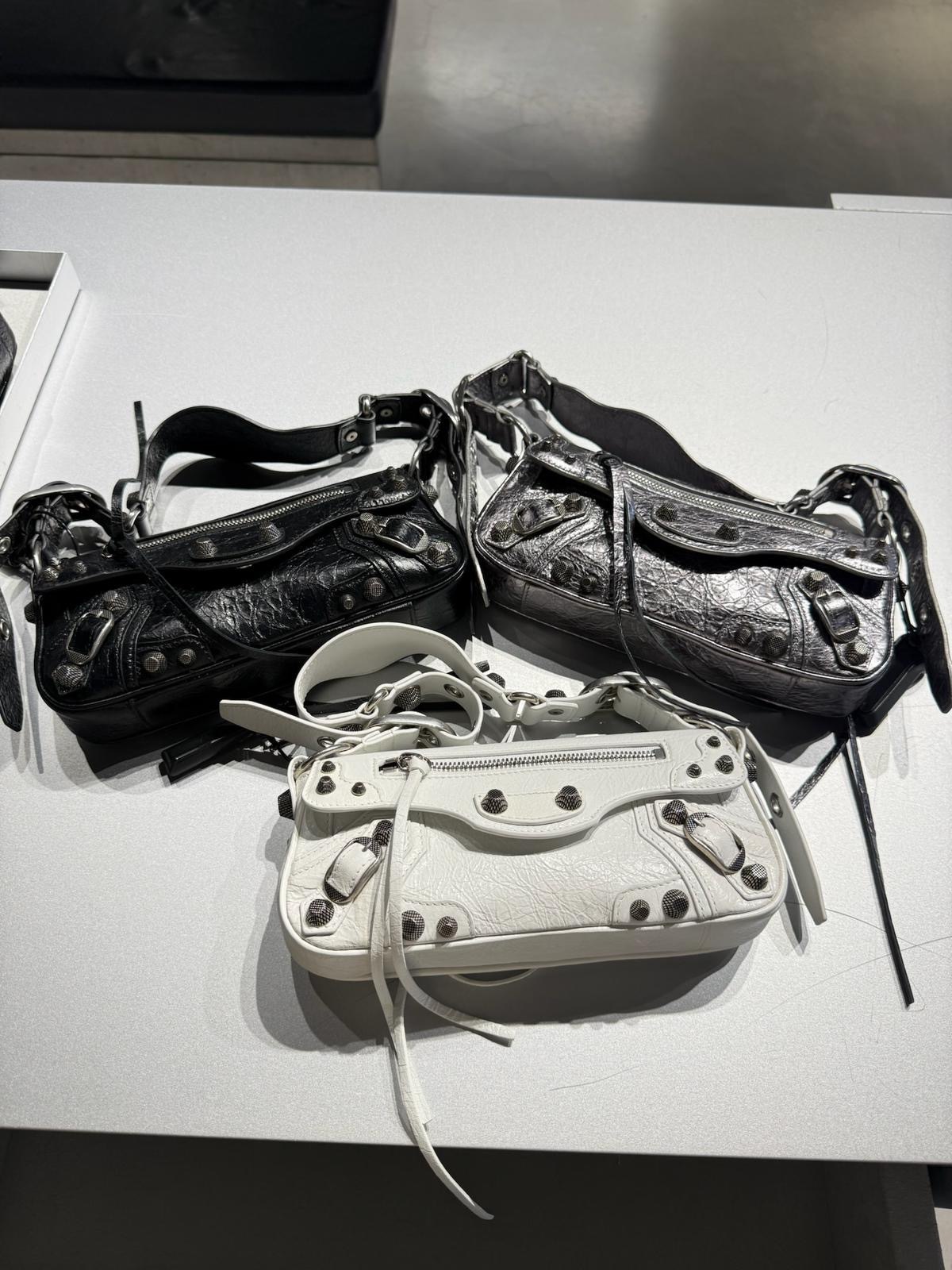 Outlet Balenciaga Le Cagole Sling Xs Bag