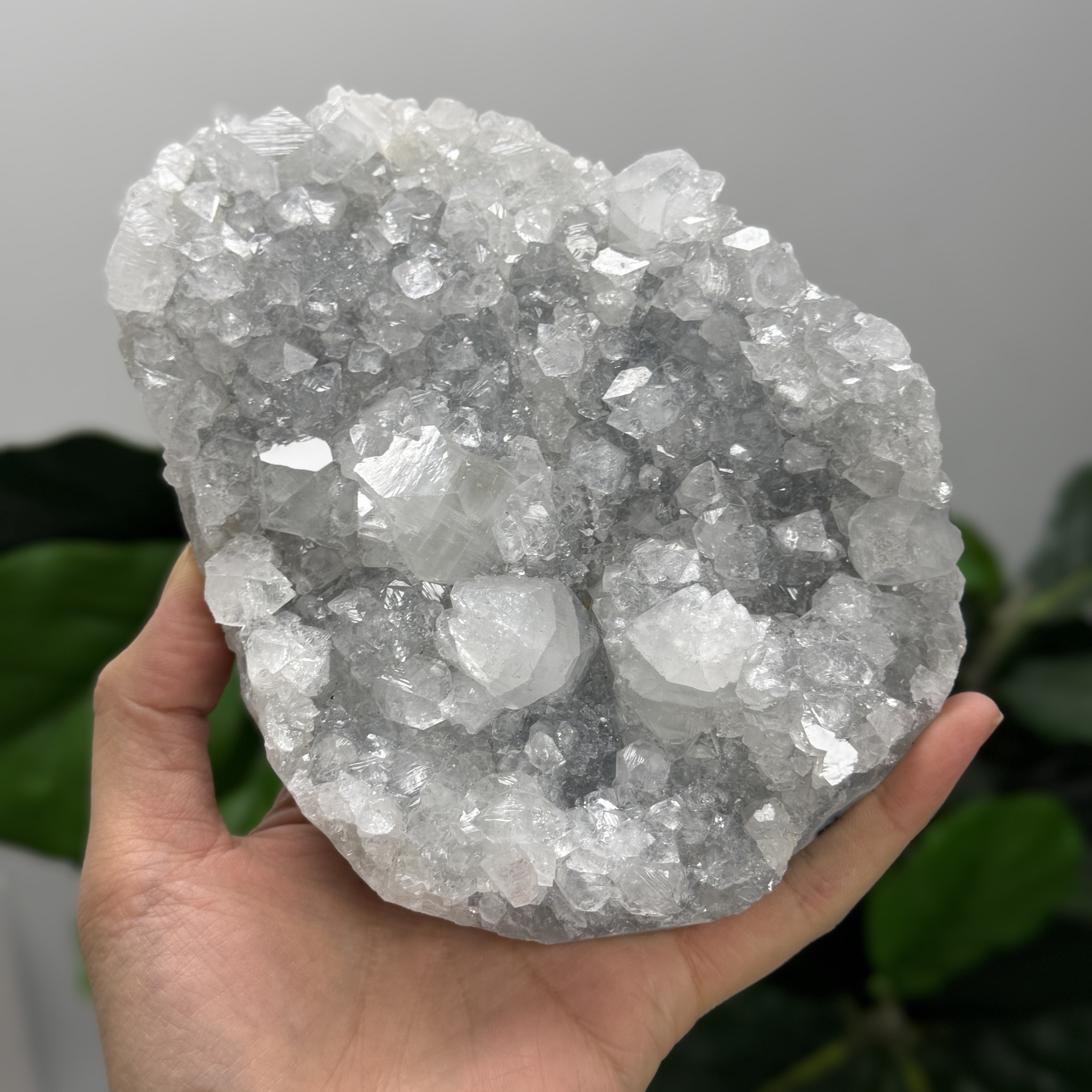 魚眼石 632g AP1533