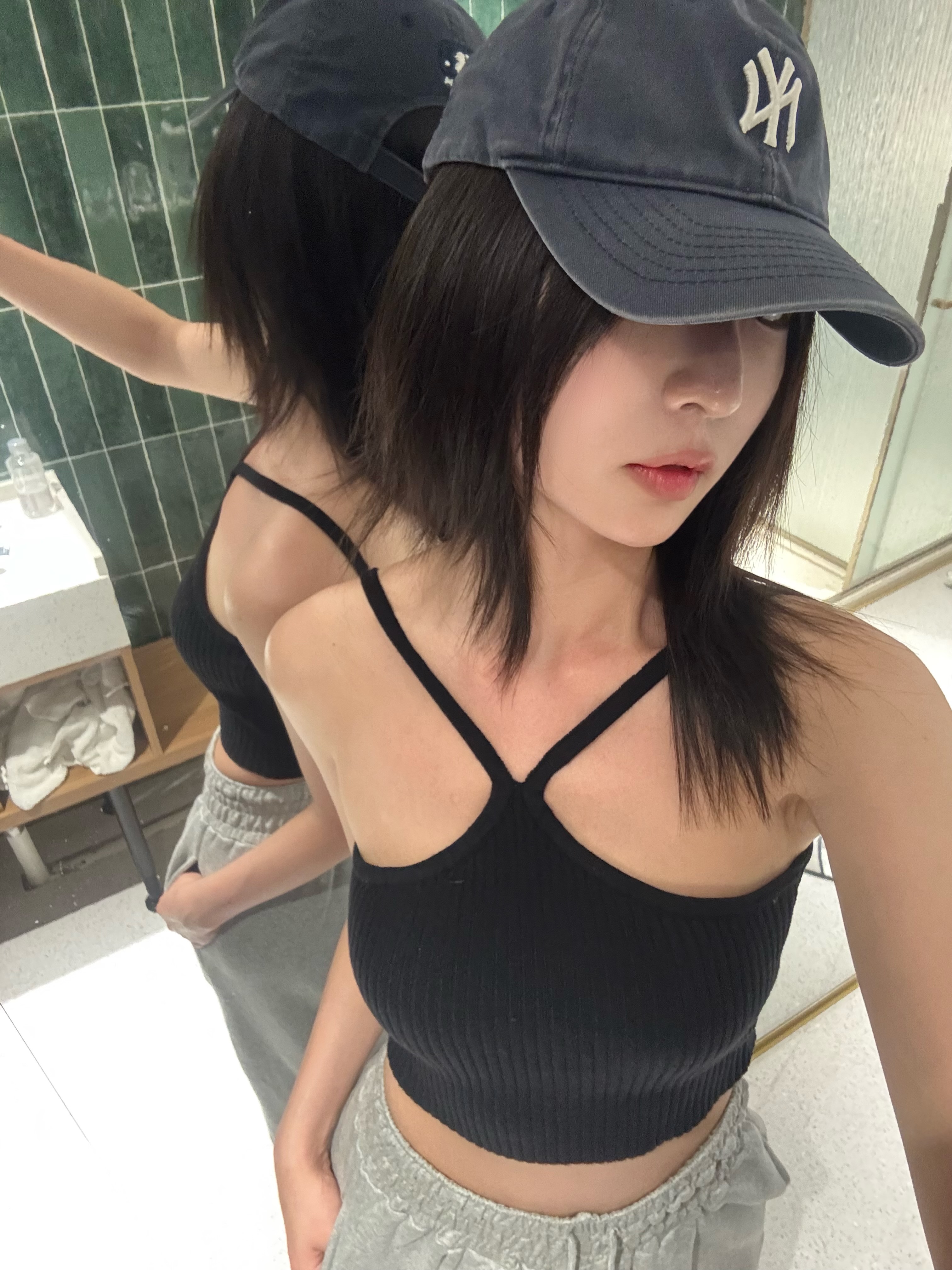 (新貨88折🩷)交叉掛頸直紋Bra top T260209(黑/白/杏/啡)